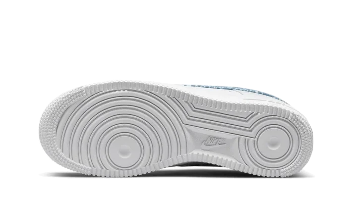 07 Essential White Worn Blue Paisley
