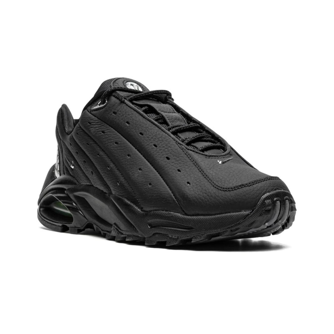TRIPLE BLACK
