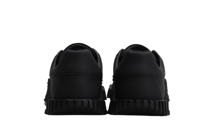 ALL BLACK