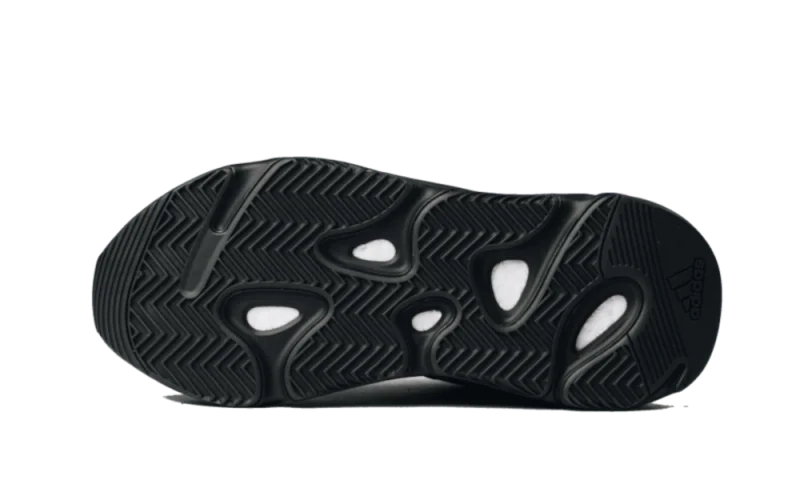 700 MNVN Triple Black
