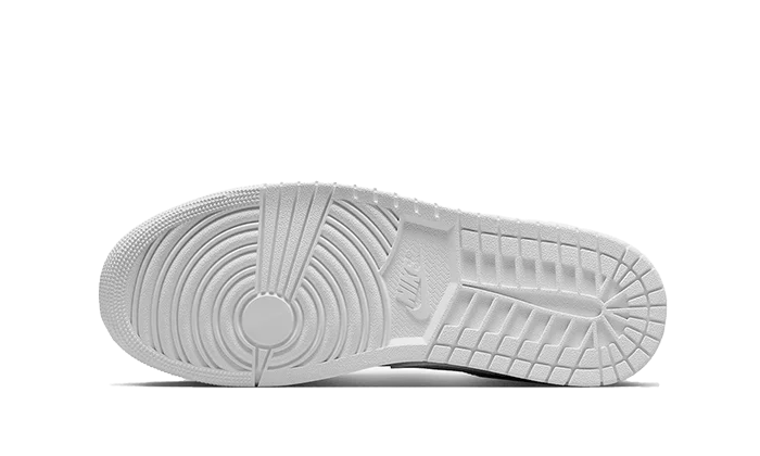 Triple White (2022)